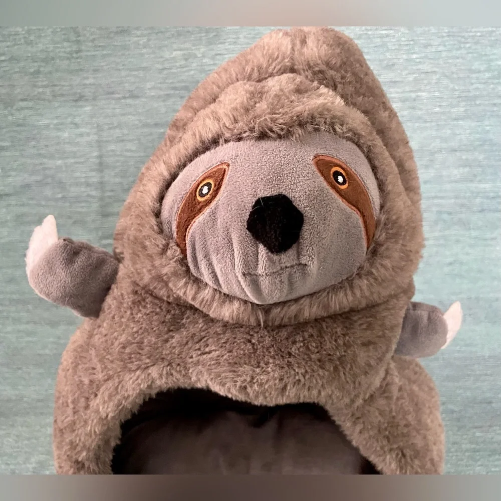 NANDOG Pet Gear Sloth Small Pet Bed Cozy Warm Super Soft Safe Space for your Pup